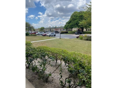 Welcome To Stuart Florida ,Perfect Location! 1 Bedroom 1 Bath on Monterey Yacht and Country Club in Florida - for sale on GolfHomes.com, golf home, golf lot