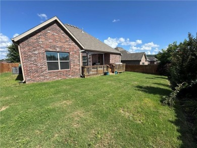 Come home to the versatility of this open and split floor plan on Stonebridge Meadows Golf Club in Arkansas - for sale on GolfHomes.com, golf home, golf lot