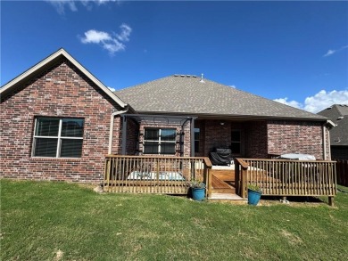 Come home to the versatility of this open and split floor plan on Stonebridge Meadows Golf Club in Arkansas - for sale on GolfHomes.com, golf home, golf lot