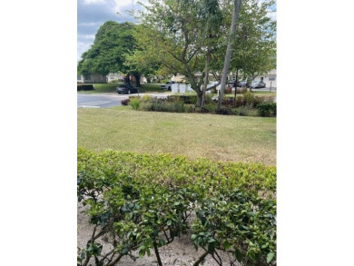 Welcome To Stuart Florida ,Perfect Location! 1 Bedroom 1 Bath on Monterey Yacht and Country Club in Florida - for sale on GolfHomes.com, golf home, golf lot