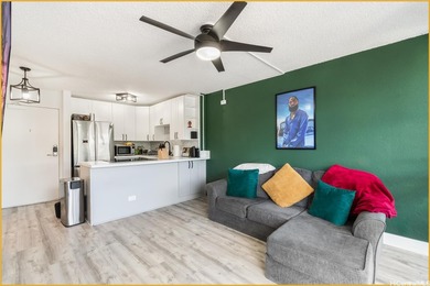 Welcome home to this special corner end unit. This convenient on Pearl Country Club in Hawaii - for sale on GolfHomes.com, golf home, golf lot