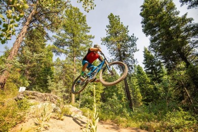 Build your dream home on a premium golf course lot with stunning on Jug Mountain Ranch Golf Course in Idaho - for sale on GolfHomes.com, golf home, golf lot