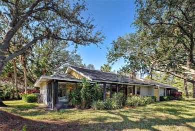 STUNNING LAKEFRONT VILLA - FULLY RENOVATED & MOVE-IN READY! on Plantation Golf and Country Club in Florida - for sale on GolfHomes.com, golf home, golf lot