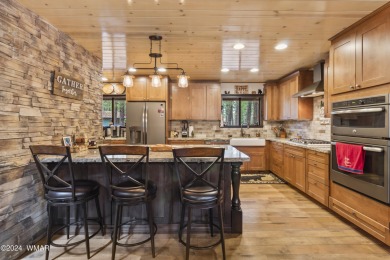 Charming single-level cabin in Pinetop Country Club, offering 1 on Pinetop Lakes Country Club in Arizona - for sale on GolfHomes.com, golf home, golf lot