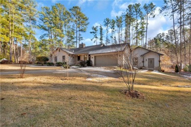 Charming Keowee Key Ranch Home on a Level corner lot with Lake on Keowee Key Golf and Country Club in South Carolina - for sale on GolfHomes.com, golf home, golf lot