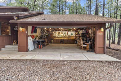 Charming single-level cabin in Pinetop Country Club, offering 1 on Pinetop Lakes Country Club in Arizona - for sale on GolfHomes.com, golf home, golf lot