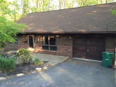 CLOSE TO THE LAKE AND THE SKI SLOPE IN THE 4 SEASON ,GATED on Eagle Rock Golf and Ski Resort in Pennsylvania - for sale on GolfHomes.com, golf home, golf lot