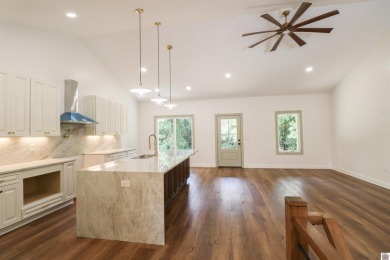 Stunning New Construction on Wildcat Trace -Located in the on Rolling Hills Country Club in Kentucky - for sale on GolfHomes.com, golf home, golf lot