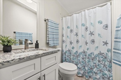 SELLER MOTIVATED. SELLER WILL REPLACE ROOF WITH REASONABLE OFFER on Zellwood Station Country Club in Florida - for sale on GolfHomes.com, golf home, golf lot