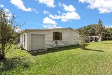 SELLER MOTIVATED. SELLER WILL REPLACE ROOF WITH REASONABLE OFFER on Zellwood Station Country Club in Florida - for sale on GolfHomes.com, golf home, golf lot