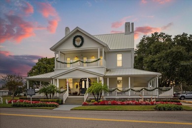 Under contract-accepting backup offers. SELLER MOTIVATED. PRICE on Zellwood Station Country Club in Florida - for sale on GolfHomes.com, golf home, golf lot