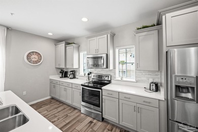 Beautifully furnished 3BR/2.5BA end-unit townhome in the gated on Lost Key Golf Club in Florida - for sale on GolfHomes.com, golf home, golf lot
