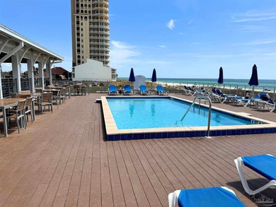 Beautifully furnished 3BR/2.5BA end-unit townhome in the gated on Lost Key Golf Club in Florida - for sale on GolfHomes.com, golf home, golf lot
