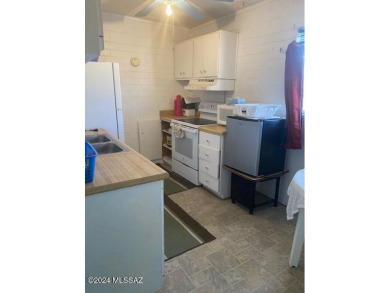 This charming 2 bed/1 bath coop in central Tucson is a fantastic on Randolph Park Golf Courses in Arizona - for sale on GolfHomes.com, golf home, golf lot