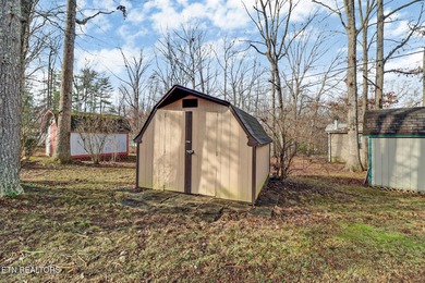 Well-kept and affordable 3 bedroom/ 2 bath manufactured home on on Stonehenge Golf Course in Tennessee - for sale on GolfHomes.com, golf home, golf lot