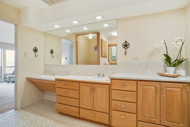 Sprawling 3998 sq ft hilltop home offers panoramic views of Lake on Horseshoe Bay Private Golf Course in Texas - for sale on GolfHomes.com, golf home, golf lot