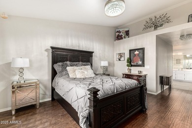 Welcome to this charming townhome featuring 2 bedrooms and a on Westbrook Village Golf Club in Arizona - for sale on GolfHomes.com, golf home, golf lot