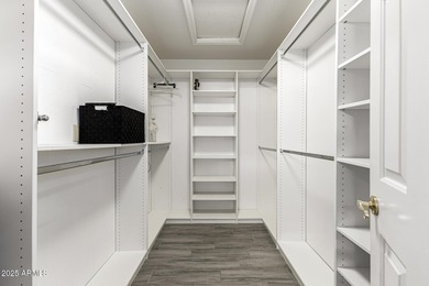 Welcome to this charming townhome featuring 2 bedrooms and a on Westbrook Village Golf Club in Arizona - for sale on GolfHomes.com, golf home, golf lot