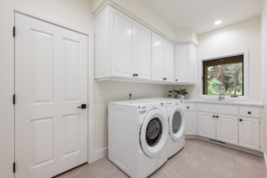 Modern Golf Retreat in Broken Top | Bend, Oregon on Broken Top Club in Oregon - for sale on GolfHomes.com, golf home, golf lot