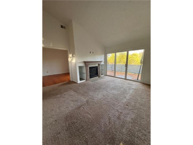 Wanting a get away but not the maintenance? Enjoy Table Rock on Holiday Island Executive Golf Course in Arkansas - for sale on GolfHomes.com, golf home, golf lot