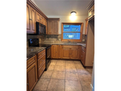 Wanting a get away but not the maintenance? Enjoy Table Rock on Holiday Island Executive Golf Course in Arkansas - for sale on GolfHomes.com, golf home, golf lot