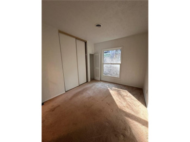 Wanting a get away but not the maintenance? Enjoy Table Rock on Holiday Island Executive Golf Course in Arkansas - for sale on GolfHomes.com, golf home, golf lot