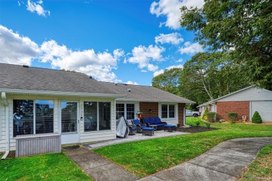 Move right into this beautiful 2-bedroom, 1-bathroom end-unit on Leisure Village Golf Course in New York - for sale on GolfHomes.com, golf home, golf lot