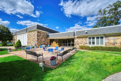 Move right into this beautiful 2-bedroom, 1-bathroom end-unit on Leisure Village Golf Course in New York - for sale on GolfHomes.com, golf home, golf lot