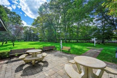Move right into this beautiful 2-bedroom, 1-bathroom end-unit on Leisure Village Golf Course in New York - for sale on GolfHomes.com, golf home, golf lot