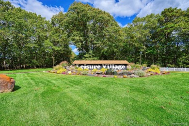 Move right into this beautiful 2-bedroom, 1-bathroom end-unit on Leisure Village Golf Course in New York - for sale on GolfHomes.com, golf home, golf lot