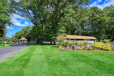 Move right into this beautiful 2-bedroom, 1-bathroom end-unit on Leisure Village Golf Course in New York - for sale on GolfHomes.com, golf home, golf lot