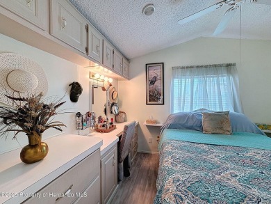 Welcome Snowbirds or Permanent Residents, 1 bedroom, 1 bath with on Glen Lakes Country Club in Florida - for sale on GolfHomes.com, golf home, golf lot