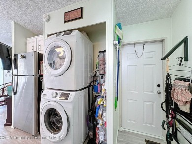 Welcome Snowbirds or Permanent Residents, 1 bedroom, 1 bath with on Glen Lakes Country Club in Florida - for sale on GolfHomes.com, golf home, golf lot