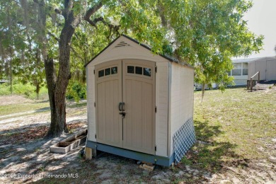 Welcome Snowbirds or Permanent Residents, 1 bedroom, 1 bath with on Glen Lakes Country Club in Florida - for sale on GolfHomes.com, golf home, golf lot