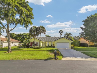 A Golfer's Dream in Indian Spring Country Club!  This 3BR + 2.5 on Indian Spring Golf and Country Club in Florida - for sale on GolfHomes.com, golf home, golf lot