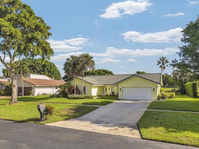 A Golfer's Dream in Indian Spring Country Club!  This 3BR + 2.5 on Indian Spring Golf and Country Club in Florida - for sale on GolfHomes.com, golf home, golf lot