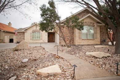 Welcome to this exquisite luxurious patio home situated on the on Bentwood Country Club in Texas - for sale on GolfHomes.com, golf home, golf lot