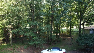 Nice lot on DeSoto golf course #16 green.  Lot 001 Block 01 on DeSoto Golf Course in Arkansas - for sale on GolfHomes.com, golf home, golf lot