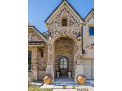 Exquisite home on the beautiful Tascosa Golf Course between on Tascosa Country Club in Texas - for sale on GolfHomes.com, golf home, golf lot