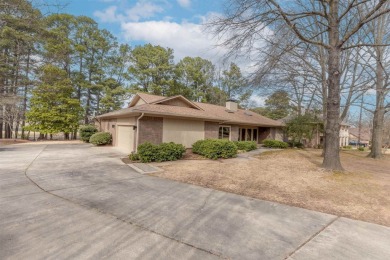 Custom built, one-owner home on the 2nd hole of the Maumelle on Maumelle Golf and Country Club in Arkansas - for sale on GolfHomes.com, golf home, golf lot