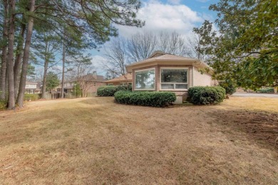 Custom built, one-owner home on the 2nd hole of the Maumelle on Maumelle Golf and Country Club in Arkansas - for sale on GolfHomes.com, golf home, golf lot