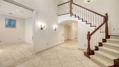 One or more photo(s) has been virtually staged. Located behind on Longboat Key Golf Club Resort in Florida - for sale on GolfHomes.com, golf home, golf lot