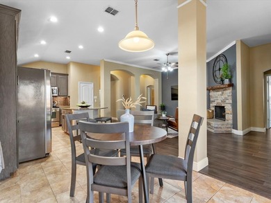 Beautiful floorplan in the highly desirable Woodbridge HOA! on Woodbridge Golf Club in Texas - for sale on GolfHomes.com, golf home, golf lot