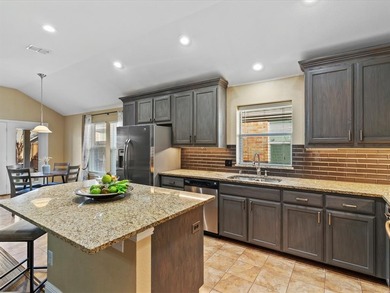 Beautiful floorplan in the highly desirable Woodbridge HOA! on Woodbridge Golf Club in Texas - for sale on GolfHomes.com, golf home, golf lot