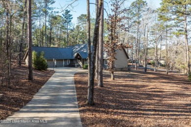 Welcoming Cottage in Willow Point! on Willow Point Golf and Country Club in Alabama - for sale on GolfHomes.com, golf home, golf lot