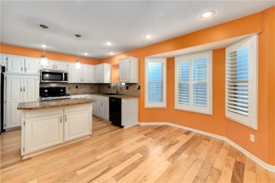 Welcome to 633 NE Saint Andrews Circle -- a beautifully on Lakewood Oaks Golf Club, Ltd. in Missouri - for sale on GolfHomes.com, golf home, golf lot