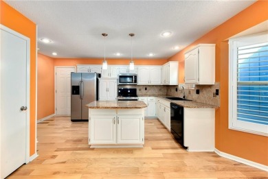 Welcome to 633 NE Saint Andrews Circle -- a beautifully on Lakewood Oaks Golf Club, Ltd. in Missouri - for sale on GolfHomes.com, golf home, golf lot