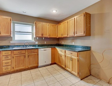 Discover comfort, convenience, and community in this well-kept on Diamondhead Golf and Country Club in Arkansas - for sale on GolfHomes.com, golf home, golf lot