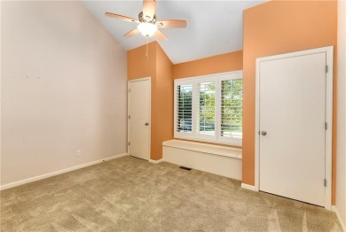 Welcome to 633 NE Saint Andrews Circle -- a beautifully on Lakewood Oaks Golf Club, Ltd. in Missouri - for sale on GolfHomes.com, golf home, golf lot