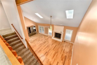 Welcome to 633 NE Saint Andrews Circle -- a beautifully on Lakewood Oaks Golf Club, Ltd. in Missouri - for sale on GolfHomes.com, golf home, golf lot